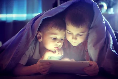 Blue Light May Cause Memory Weakness in Children