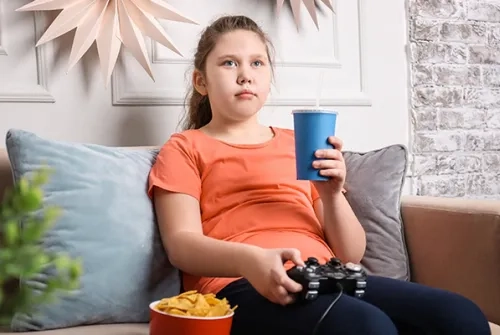 Obezite Erken Ergenliği Artırıyor; Kız Çocuklarına Dikkat