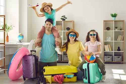 Çocuklu Bir Ailenin Yaz Tatili Valizinde Neler Olmalı?